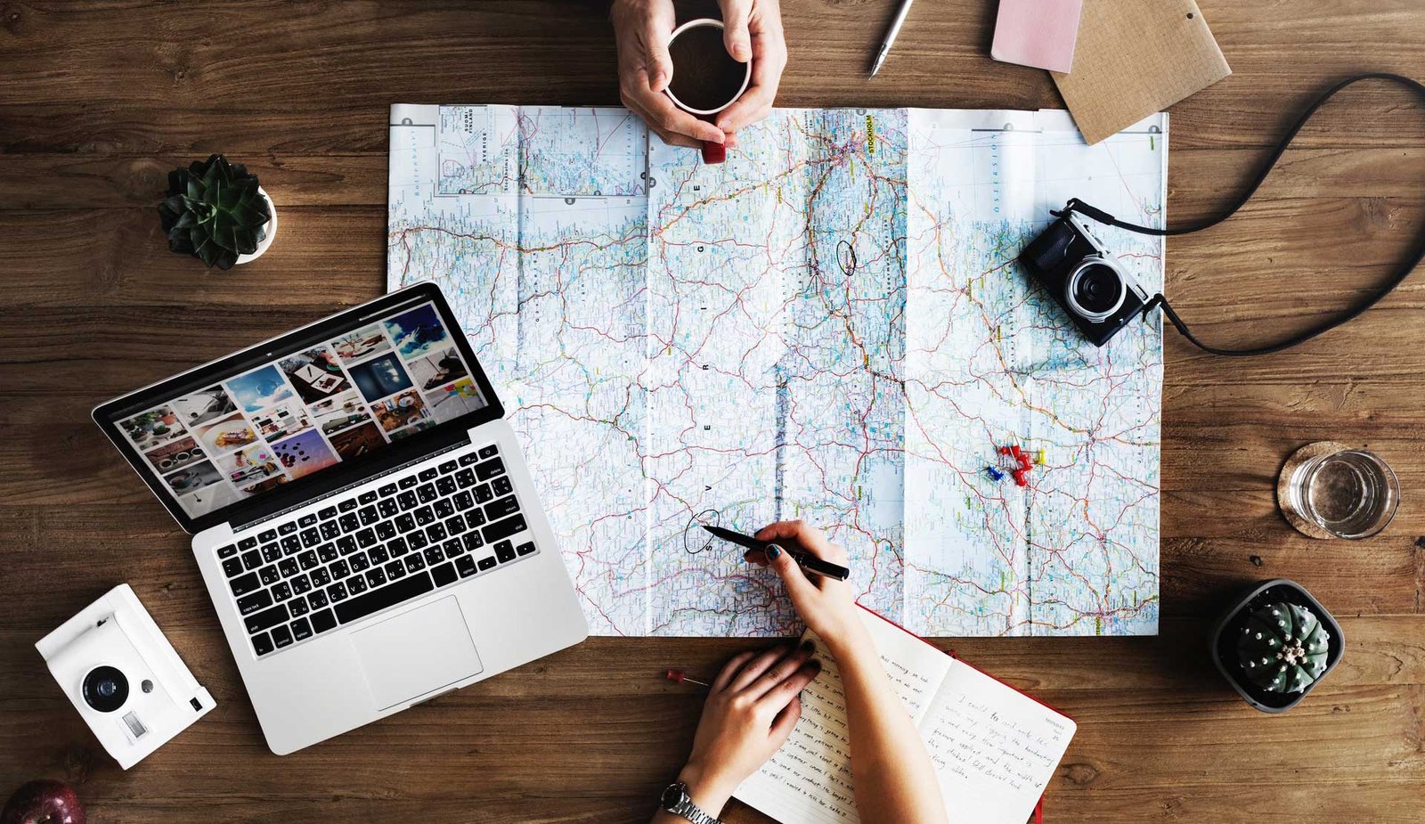 Deutsche Bank shares dip after report that China’s HNA plans to sell its stake