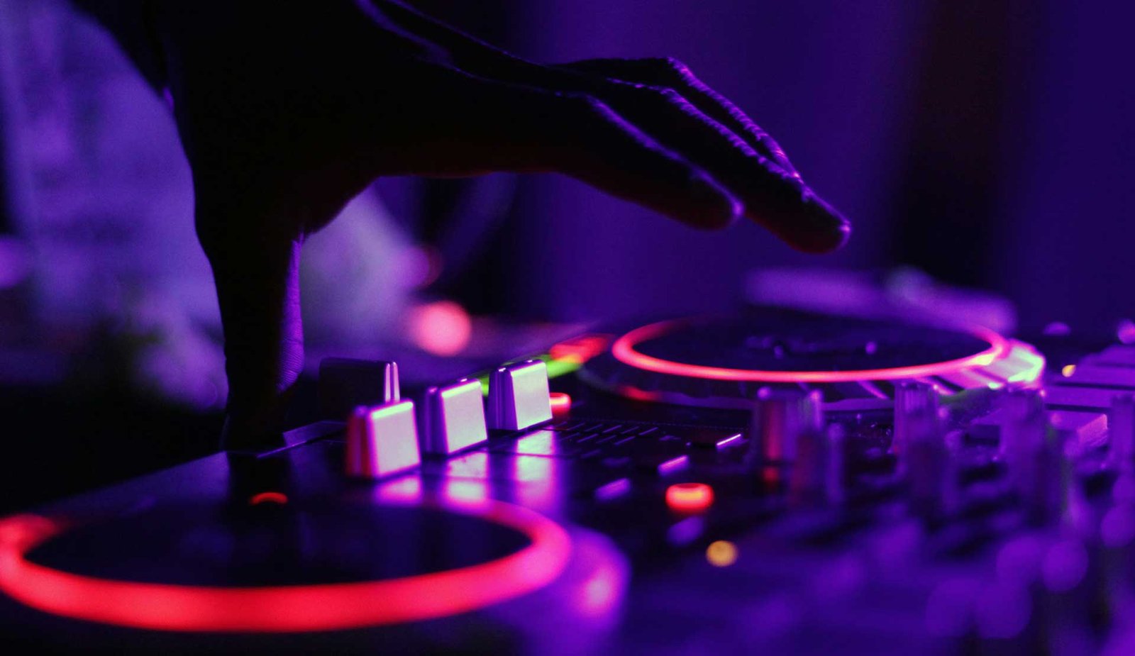 WhatsApp will drastically limit forwarding across the globe to stop the spread of fake news